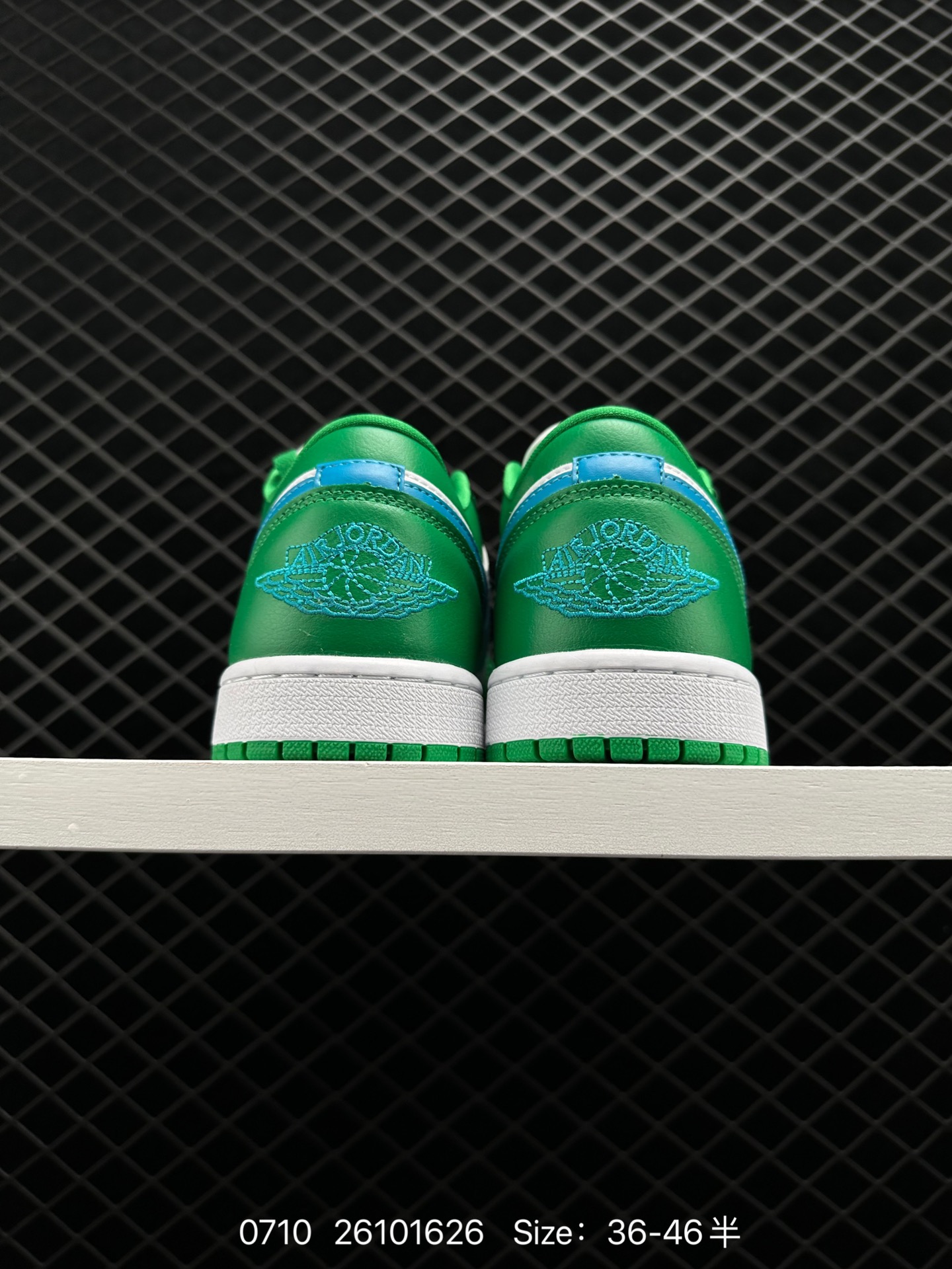 NIKE AIR JORDAN 1 LOW